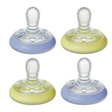 Tommee Tippee Breast-Like Soother Night, Glow in the Dark, Skin-Like Texture, Symmetrical Orthodontic Design, 0-6m, Blue and Yellow, Pack of 4 Dummies