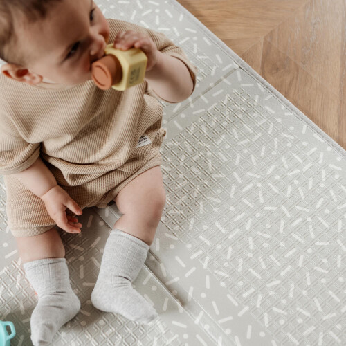 Nuby Nuby Foldable Reversible Play Mat - Easy Clean | Reversible | Waterproof | Suitable from Birth (Alphabet) 2