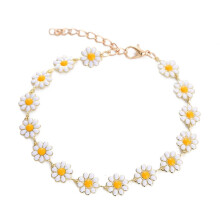 Europäischer und amerikanischer Schmuck Gänseblümchen-Armband-Ohrringe Lady Simple Temperament bemalte Blumenanhänger-Halskette