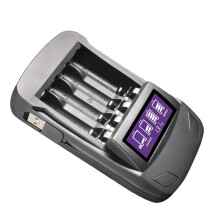 1Stk Smarter 4-Slots Akku Ladegerät Mit LCD Anzeige Schwarz USB