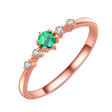 Goldfarbener Metallring Damen Mit Strass Dekorativ Und Leicht