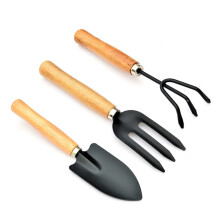 Garden Hand Rake with Ergonomic Wooden Handle for Easy Soil Cultivation and Gentle Root Lifting