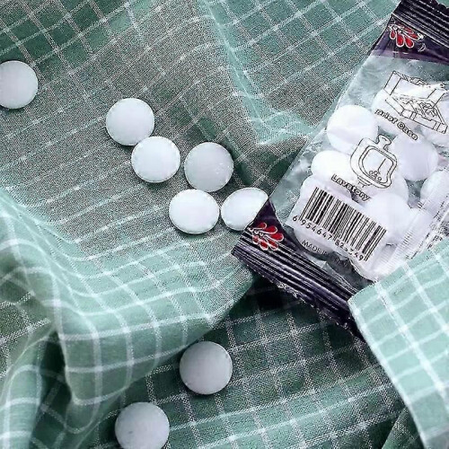 Schrankschutz mit altmodischen Mottenkugeln 2