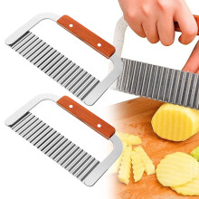 Federra Crinkle Cutter Stainless Potato Slicer Heavy Duty Wavy Crinkle Cutting Chopping Tools With Wooden Handle For Carrot Veggies
