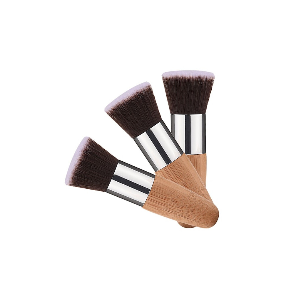 Foundation brush from Kabuki-Minerals