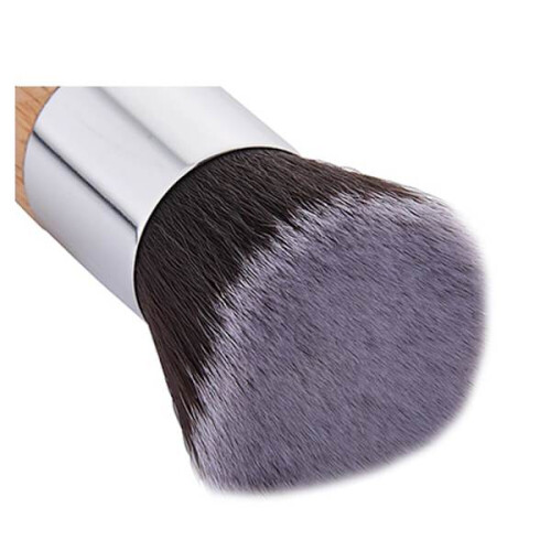 Foundation brush from Kabuki-Minerals 2