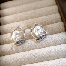 S925 Silver Pearl Flower Stud Earrings for Women, Light Luxury Niche Jewelry, Versatile Premium Design Ear Studs