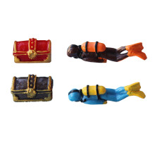 Guangmc 4pcs Fish Tank Diver Decoration & Treasure Boxes Set Resin Scale Model Swimmers