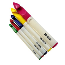 N126 - Set of 6 coarse crochet hooks multicolor one size