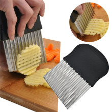 WinysinPotato Carrot Vegetable Crinkle Wavy Chopper Cutter French Fry Slicer Easy Quick Kitchen Tool Stainless Steel Black