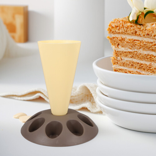 Sturdy Plastic Piping Bag and Tip Holder Rack for Cake Decorating 2