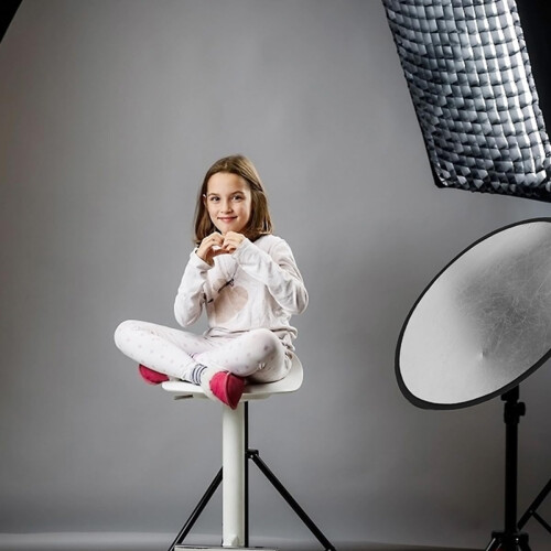 Photography Reflector Silver White Folding Light Diffuser for Portraits Indoor Outdoor Use 2