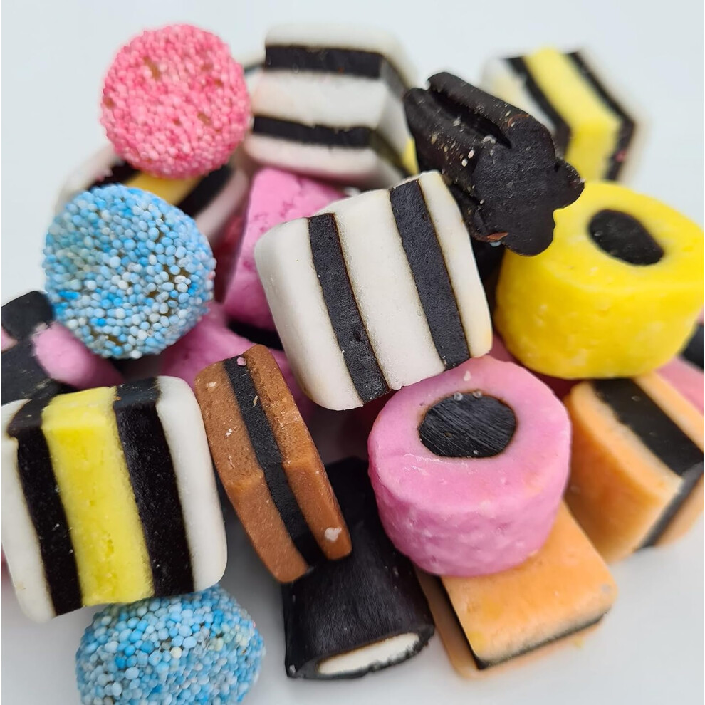 Berrymans Liquorice Allsorts - 1 Kilo Bulk Bag - 1Kg - Assorted Sweet Pick And Mix For Parties, Gifts, And Sharing.