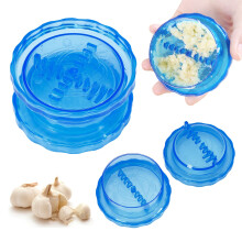 Garlic Press Manual Mincer with NonSlip Grip Easy Clean Design for Kitchen Garlic Onion Ginger