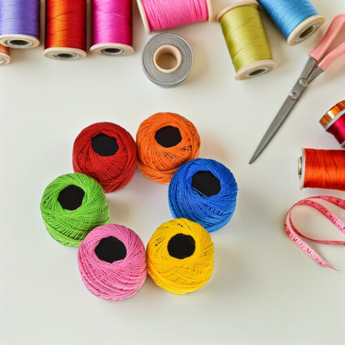 5Pcs Assorted Polyester Thread Spools for Embroidery and Sewing 2