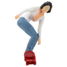 5Pcs Skateboard Girl Figurine Resin Sand Table Model