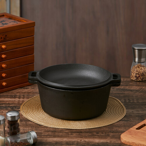 Living And Home 2-in-1 5L Cast Iron Dutch Oven with Reversible Lid 1