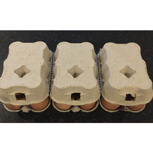 HAPPY CHICKENS- 300 X HALF DOZEN EGG BOXES/CARTONS SUITABLE FOR MEDIUM TO LARGE CHICKEN EGGS 1