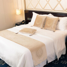 Gold Velvet Bed Runner with Pillow Covers 45x45cm, Elegant DoubleLayer Fabric for Hotel or Wedding