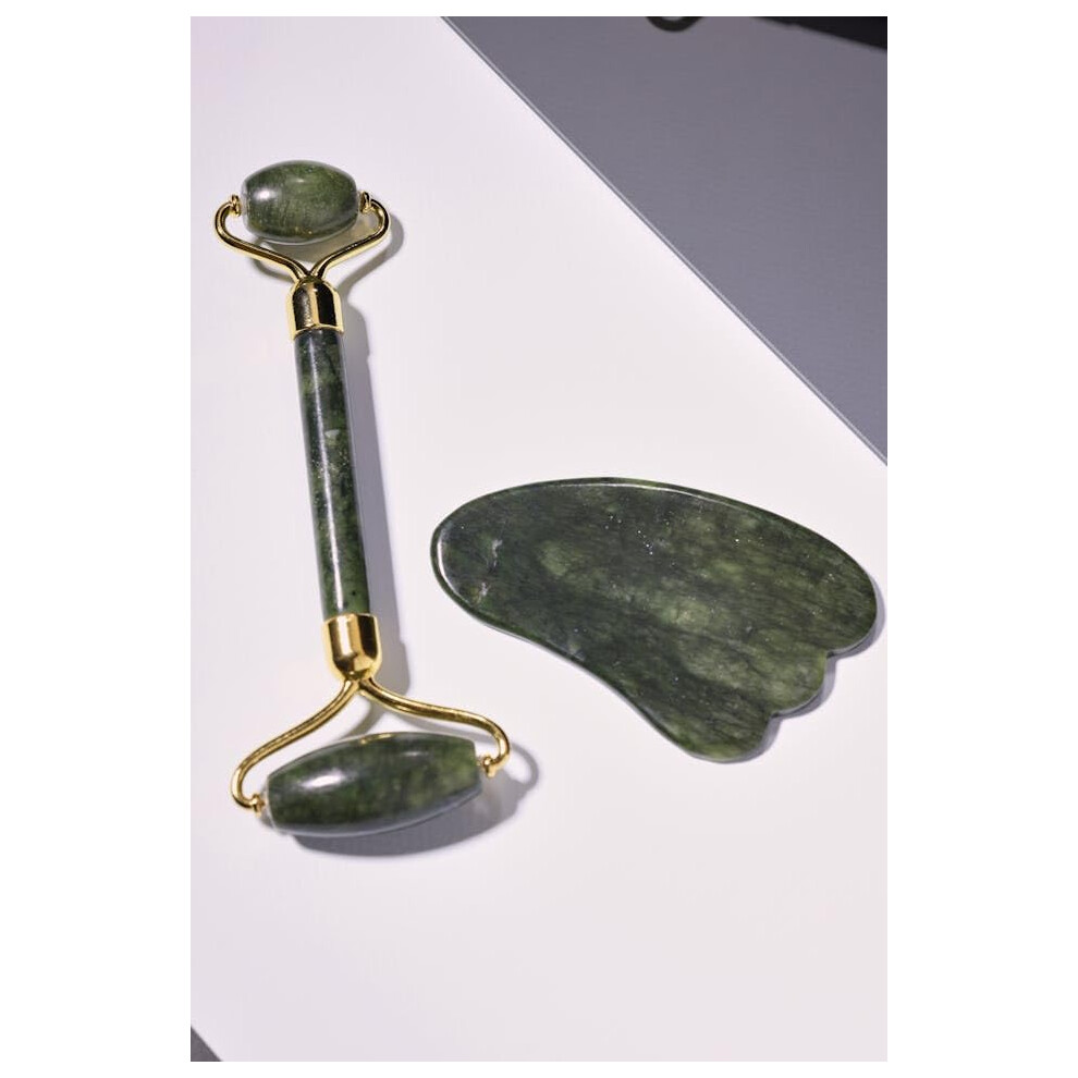Jade Roller and Gua Sha Set for Face Massage, Reduce Puffiness and Boost Skin Circulation