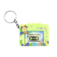Retro Mini Tape Recorder Keychain with Music Player, Vintage Voice Recorder, Green 1pcs