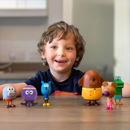 Hey Duggee Hey Duggee 1870R Squirrel Figurine Set with Duggee, Multicolor 1