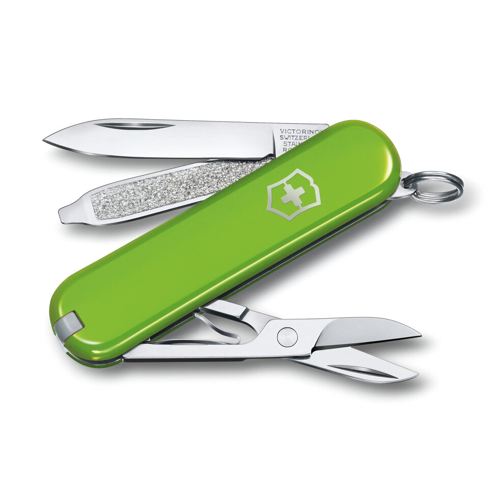 Victorinox Classic Sd Swiss Army Knife, Small, Multi Tool, 7 Functions, Scissors, Nail File, Green
