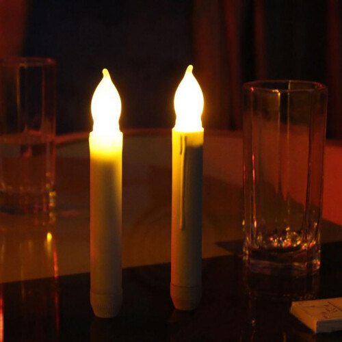 Ζεστό λευκό τρεμοπαίζει φως για όλες τις θήκες, κομψά διακοσμητικά κεριά για το 2