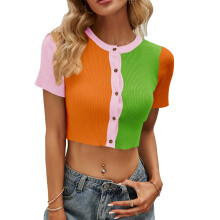 Modieuze gebreide crop top voor dames met korte mouwen en ronde hals, opvallend kleurendesign, erotische navel zichtbaar, trendy uitgaansshirt voor