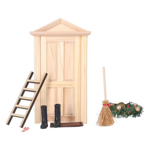 Λεπτή κλειδαριά πόρτας σε κλίμακα μοντέλου με μικροσκοπικό κλειδί και κατασκευή 2
