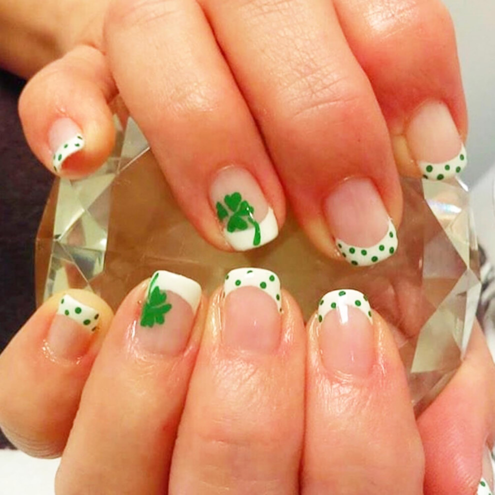 Green St. Patrick's Day Press On Nails 24Pcs Short Coffin Fake Nails With French Tips Clover Design