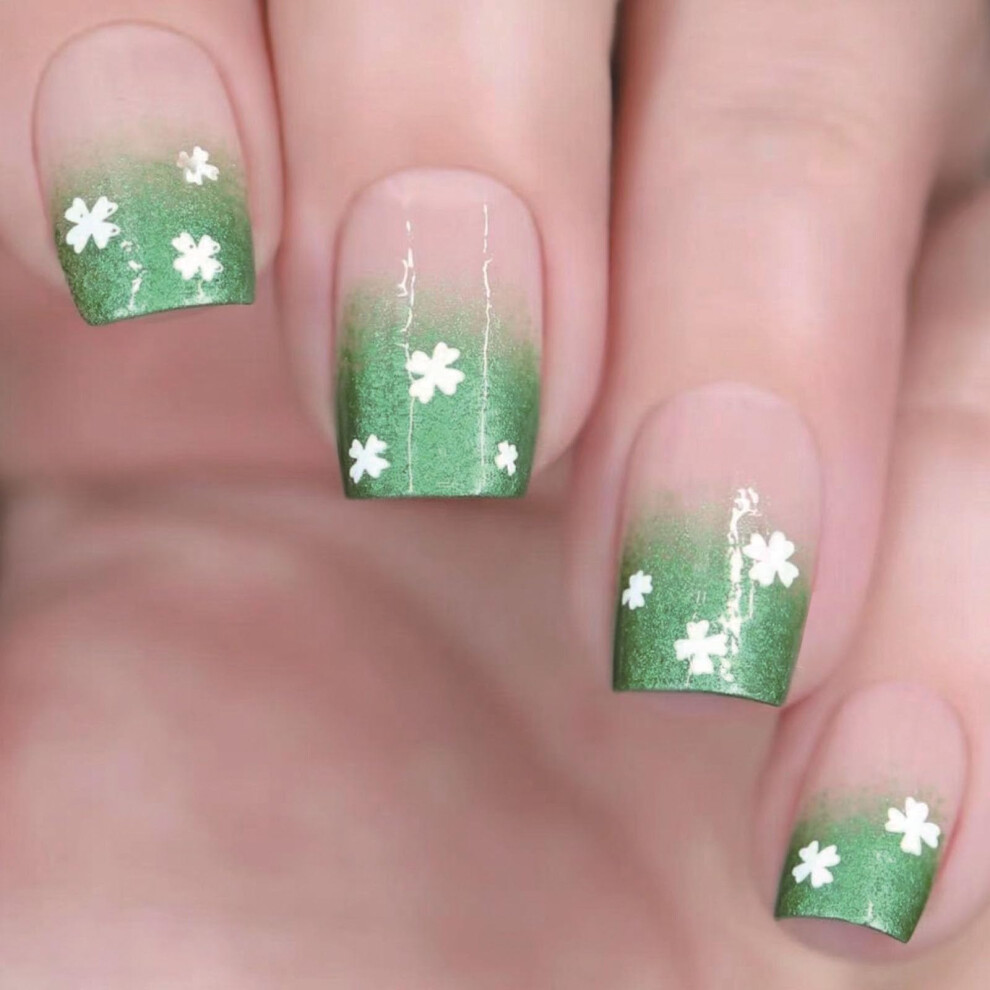 Green St. Patrick's Day Press On Nails Short Square Shamrock Fake Nails With Glue 24Pcs