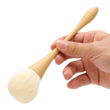 Nail Dust Brush with Mushroom Head and Wooden Handle, Soft Bristles for Salon or Makeup Use
