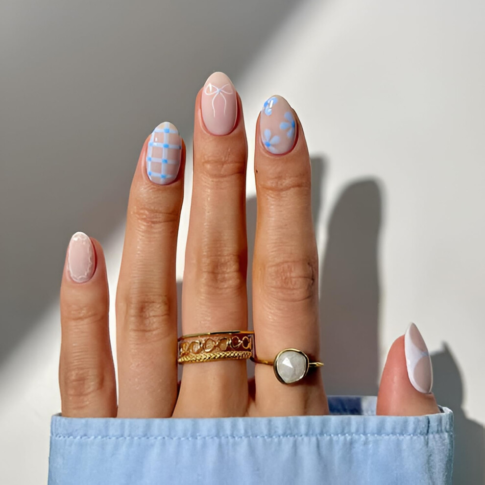 White,Cream Short Nude White Almond Press On Nails With Bow Flower Design, 24Pcs Salonquality Fake Nails