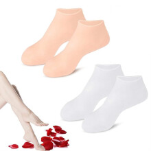 Moisturizing Socks 2 Pairs Silicone Gel for Deep Hydration and Cracked Heel Flesh White