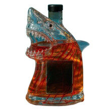 Shark Decanter Glass Liquor Bottle with Artistic Design and Secure Metal Cap for Bar Display