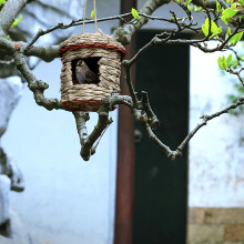 Hanging Hummingbird House for Outside, Handwoven Natural Straw Hummingbird Nest, Garden Decor (S)