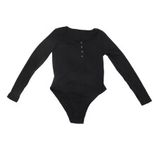 Body feminino de corte justo, com decote em V canelado, fechamento frontal com botões, mangas compridas, estilo básico e casual. Modelagem ajustada