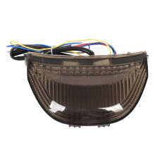 Duurzame LED-achterlichtunit voor CBR-motorfietsen met getinte lens en knipperlichten. Stabiele 12V-prestaties, superhelder en lager stroomverbruik.