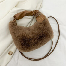 High-End Autumn and Winter Plush Crossbody Bag Versatile and Stylish Furry and High-Value Niche Handbag C