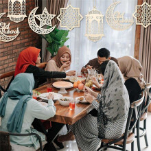 18 Stücke Holz Anhänger Ornament Ramadan Hohl Dekoration Mond Stern Windlicht Form Anhänger Ornament Eid Party Dekorationen