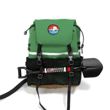 Simulation Backpack Shovel Storage Bag Luggage Bag Handbag Decoration for 1/8 1/10 RC Crawler Car , Green Bag+Shovel