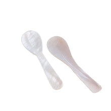 2PCS Mother of Pearl Caviar Spoon Set, HandPolished Shell Utensils Preserve Flavor for Serving
