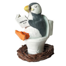 Figura de Resina de un Pingüino Caprichoso Leyendo un Libro en el Inodoro. Decoración Divertida para el Baño, Temática de Humor Clásico, Hecha de