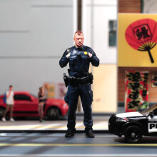 Miniature Police Figure 1/43 Scale Hand Painted Resin Policeman for Diorama and Model Cars