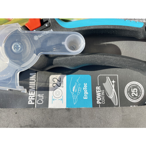 Gardena Gardena Premium Cut Bypass Secateurs ErgoTec 22mm 1