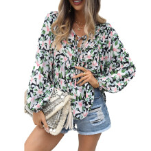 Lässige Damenbluse im Boho-Stil mit lockerer Passform, weichem, leichtem Material, sexy V-Ausschnitt, Rüschensaum und atmungsaktiven