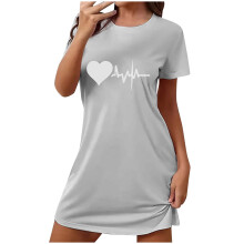 Camicia da notte da donna taglie forti con stampa a cuori – Girocollo, pile a doppia spazzolatura, morbida seta di latte, maniche corte (S-2XL)