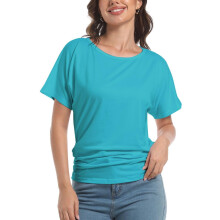Top de manga corta con escote barco y fruncido lateral para mujer.