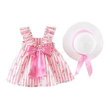 Robe d'été rose pour petite fille, avec chapeau de soleil et nœud papillon. Ensemble à bretelles et chapeau assorti.